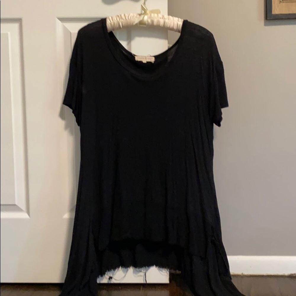 Short sleeved top